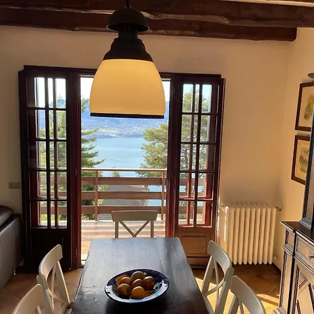 Romantic House By Maggiore With Garden Villa