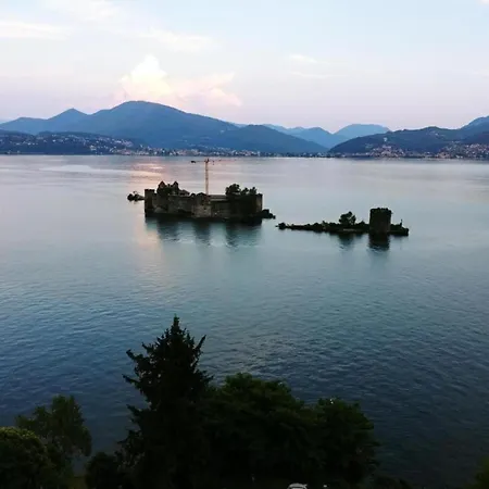 Charming With Sensational View Of Maggiore Villa *