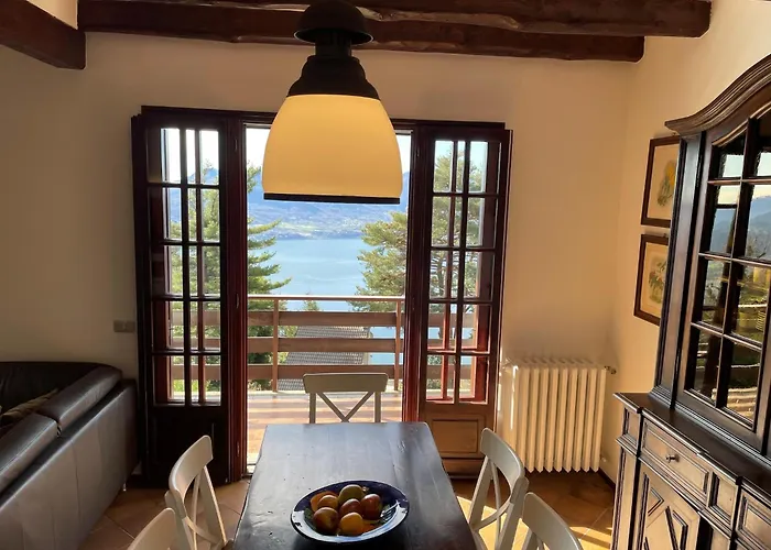 Romantic House By Maggiore With Garden Villa