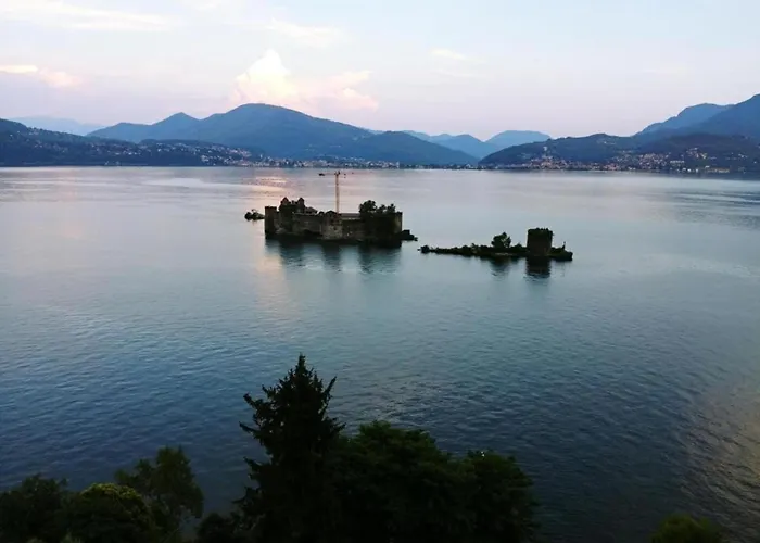 Romantic House By Maggiore With Garden Villa *