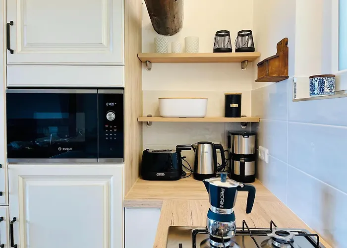 빌라 Romantic House By Maggiore With Garden